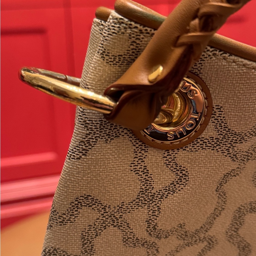 Stylish & Practical Tous Canvas Handbag With Sign… - image 3